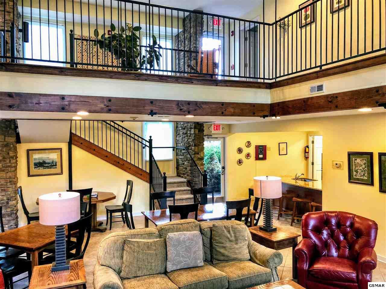 425 Stuart Ln, Gatlinburg, TN 37738